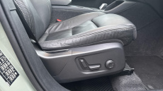 Volvo XC40 2.0 B4P Ultra Dark 5dr Auto Petrol Estate